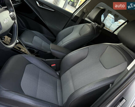 Сірий Кіа Niro, об'ємом двигуна 0 л та пробігом 83 тис. км за 22450 $, фото 33 на Automoto.ua