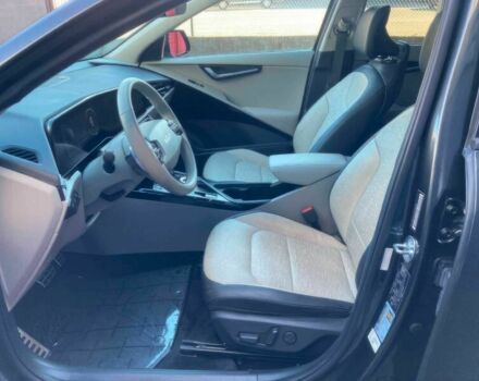 Серый Киа Niro, объемом двигателя 0 л и пробегом 25 тыс. км за 11000 $, фото 8 на Automoto.ua