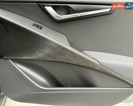 Серый Киа Niro, объемом двигателя 0 л и пробегом 54 тыс. км за 26700 $, фото 52 на Automoto.ua
