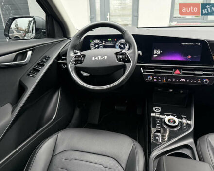 Серый Киа Niro, объемом двигателя 0 л и пробегом 54 тыс. км за 26700 $, фото 86 на Automoto.ua