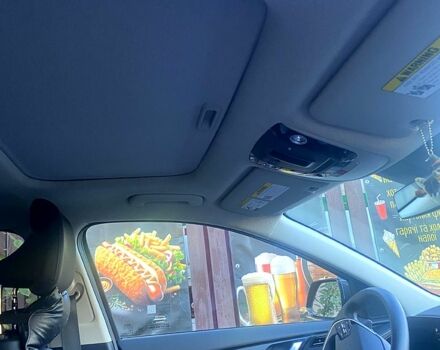 Серый Киа Niro, объемом двигателя 1.6 л и пробегом 14 тыс. км за 33000 $, фото 3 на Automoto.ua