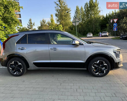 Сірий Кіа Niro, об'ємом двигуна 0 л та пробігом 49 тис. км за 22800 $, фото 4 на Automoto.ua