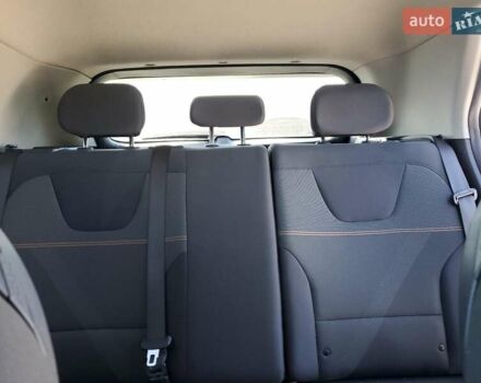 Сірий Кіа Niro, об'ємом двигуна 1.58 л та пробігом 44 тис. км за 6300 $, фото 9 на Automoto.ua