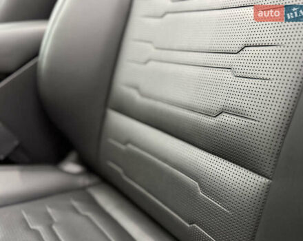 Серый Киа Niro, объемом двигателя 0 л и пробегом 54 тыс. км за 26700 $, фото 68 на Automoto.ua