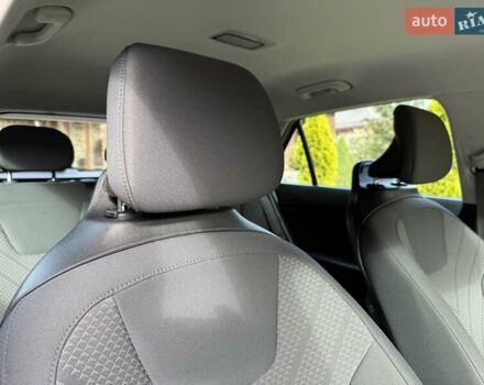 Сірий Кіа Niro, об'ємом двигуна 0 л та пробігом 42 тис. км за 25950 $, фото 161 на Automoto.ua