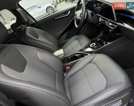 Сірий Кіа Niro, об'ємом двигуна 0 л та пробігом 35 тис. км за 23900 $, фото 53 на Automoto.ua