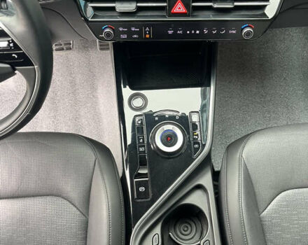 Сірий Кіа Niro, об'ємом двигуна 0 л та пробігом 43 тис. км за 25800 $, фото 24 на Automoto.ua