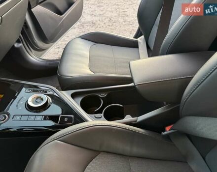 Серый Киа Niro, объемом двигателя 0 л и пробегом 34 тыс. км за 24000 $, фото 13 на Automoto.ua