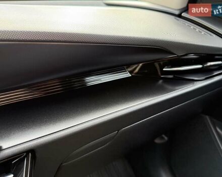 Сірий Кіа Niro, об'ємом двигуна 0 л та пробігом 42 тис. км за 25950 $, фото 118 на Automoto.ua