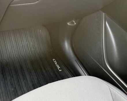 Сірий Кіа Niro, об'ємом двигуна 0 л та пробігом 42 тис. км за 25950 $, фото 124 на Automoto.ua