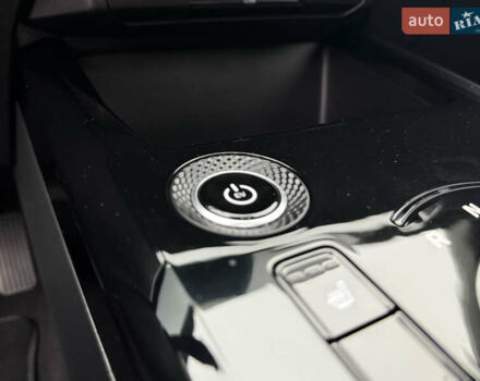 Серый Киа Niro, объемом двигателя 0 л и пробегом 54 тыс. км за 26700 $, фото 70 на Automoto.ua