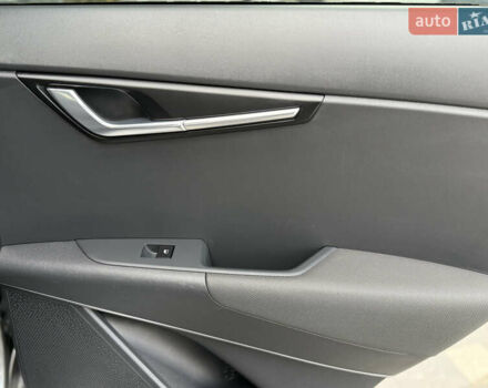 Сірий Кіа Niro, об'ємом двигуна 0 л та пробігом 35 тис. км за 23900 $, фото 79 на Automoto.ua