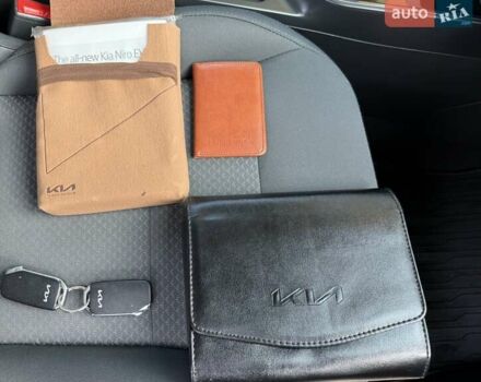 Сірий Кіа Niro, об'ємом двигуна 0 л та пробігом 42 тис. км за 25950 $, фото 170 на Automoto.ua