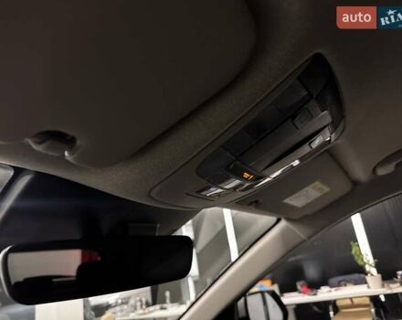 Серый Киа Niro, объемом двигателя 0 л и пробегом 32 тыс. км за 27700 $, фото 30 на Automoto.ua