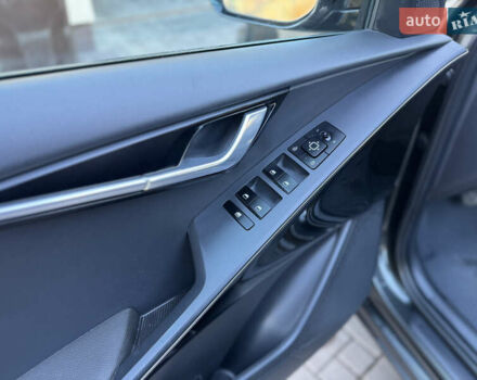 Сірий Кіа Niro, об'ємом двигуна 0 л та пробігом 50 тис. км за 23500 $, фото 18 на Automoto.ua