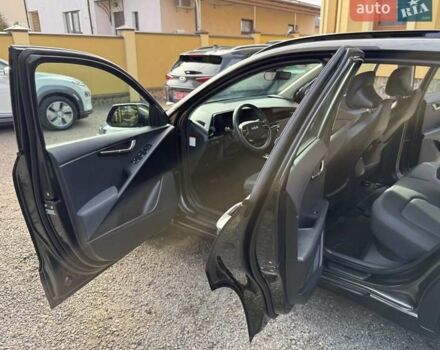 Сірий Кіа Niro, об'ємом двигуна 0 л та пробігом 42 тис. км за 25950 $, фото 52 на Automoto.ua