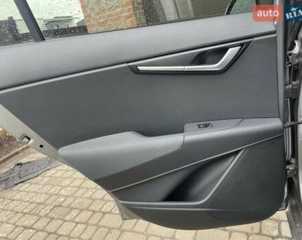 Сірий Кіа Niro, об'ємом двигуна 0 л та пробігом 77 тис. км за 24500 $, фото 15 на Automoto.ua