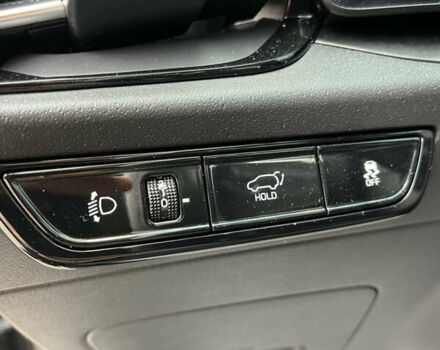 Сірий Кіа Niro, об'ємом двигуна 0 л та пробігом 43 тис. км за 25800 $, фото 23 на Automoto.ua