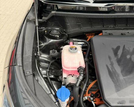 Сірий Кіа Niro, об'ємом двигуна 0 л та пробігом 43 тис. км за 25800 $, фото 49 на Automoto.ua