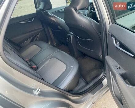 Серый Киа Niro, объемом двигателя 0 л и пробегом 170 тыс. км за 20500 $, фото 7 на Automoto.ua