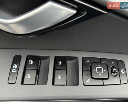 Серый Киа Niro, объемом двигателя 0 л и пробегом 54 тыс. км за 26700 $, фото 61 на Automoto.ua