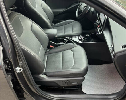 Сірий Кіа Niro, об'ємом двигуна 0 л та пробігом 43 тис. км за 25800 $, фото 32 на Automoto.ua