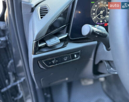 Сірий Кіа Niro, об'ємом двигуна 0 л та пробігом 50 тис. км за 23500 $, фото 17 на Automoto.ua