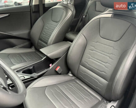 Серый Киа Niro, объемом двигателя 0 л и пробегом 54 тыс. км за 26700 $, фото 63 на Automoto.ua