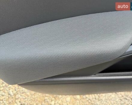 Сірий Кіа Niro, об'ємом двигуна 0 л та пробігом 42 тис. км за 25950 $, фото 97 на Automoto.ua