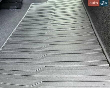 Сірий Кіа Niro, об'ємом двигуна 0 л та пробігом 42 тис. км за 25950 $, фото 132 на Automoto.ua