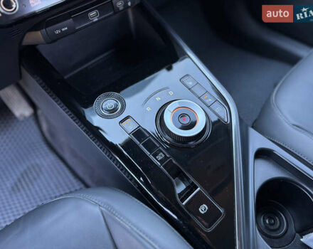 Сірий Кіа Niro, об'ємом двигуна 0 л та пробігом 50 тис. км за 23500 $, фото 16 на Automoto.ua