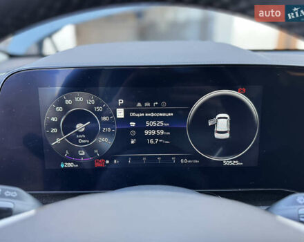Сірий Кіа Niro, об'ємом двигуна 0 л та пробігом 50 тис. км за 23500 $, фото 8 на Automoto.ua