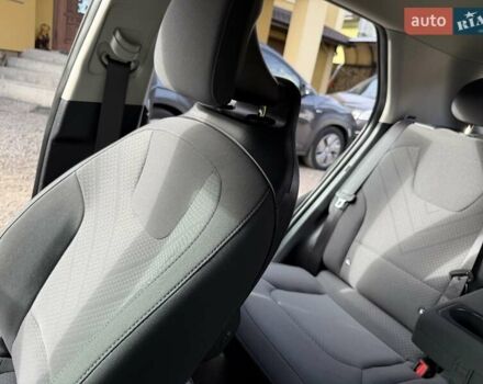 Сірий Кіа Niro, об'ємом двигуна 0 л та пробігом 42 тис. км за 25950 $, фото 57 на Automoto.ua