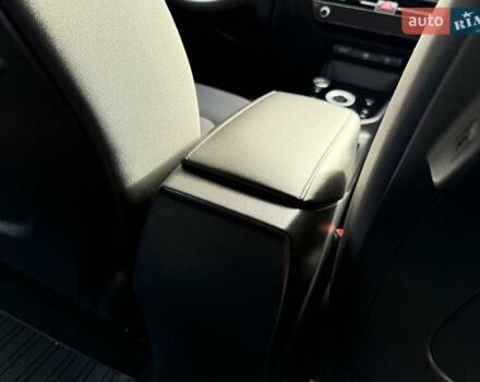 Сірий Кіа Niro, об'ємом двигуна 0 л та пробігом 42 тис. км за 25950 $, фото 159 на Automoto.ua