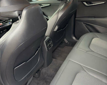 Сірий Кіа Niro, об'ємом двигуна 1.58 л та пробігом 7 тис. км за 22500 $, фото 11 на Automoto.ua