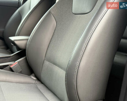 Сірий Кіа Niro, об'ємом двигуна 0 л та пробігом 35 тис. км за 23900 $, фото 51 на Automoto.ua