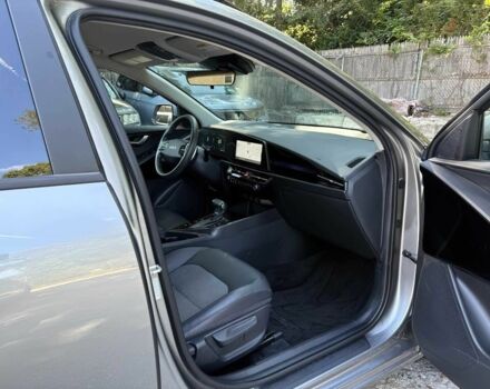 Киа Niro 2023 в Мукачеве на Automoto.ua Серый Киа Niro, объемом двигателя 1.6 л и пробегом 18 тыс. км за 17000 $, фото 12 на Automoto.ua