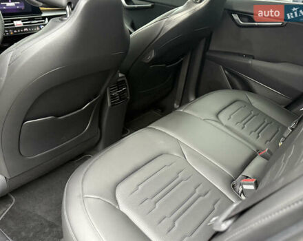 Серый Киа Niro, объемом двигателя 0 л и пробегом 54 тыс. км за 26700 $, фото 89 на Automoto.ua