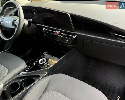 Сірий Кіа Niro, об'ємом двигуна 0 л та пробігом 42 тис. км за 25950 $, фото 168 на Automoto.ua