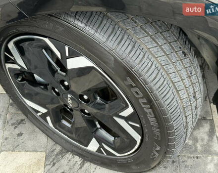 Сірий Кіа Niro, об'ємом двигуна 0 л та пробігом 35 тис. км за 23900 $, фото 23 на Automoto.ua