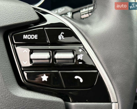 Серый Киа Niro, объемом двигателя 0 л и пробегом 54 тыс. км за 26700 $, фото 76 на Automoto.ua