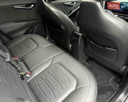 Серый Киа Niro, объемом двигателя 0 л и пробегом 54 тыс. км за 26700 $, фото 95 на Automoto.ua