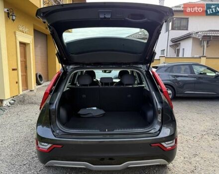 Сірий Кіа Niro, об'ємом двигуна 0 л та пробігом 42 тис. км за 25950 $, фото 141 на Automoto.ua