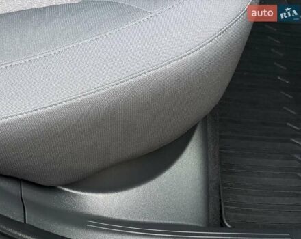Сірий Кіа Niro, об'ємом двигуна 0 л та пробігом 42 тис. км за 25950 $, фото 156 на Automoto.ua