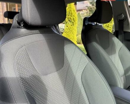 Сірий Кіа Niro, об'ємом двигуна 0 л та пробігом 42 тис. км за 25950 $, фото 87 на Automoto.ua