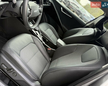 Сірий Кіа Niro, об'ємом двигуна 0 л та пробігом 35 тис. км за 23900 $, фото 46 на Automoto.ua