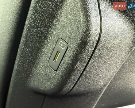 Сірий Кіа Niro, об'ємом двигуна 0 л та пробігом 35 тис. км за 23900 $, фото 60 на Automoto.ua