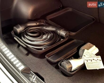 Серый Киа Niro, объемом двигателя 0 л и пробегом 32 тыс. км за 27700 $, фото 39 на Automoto.ua