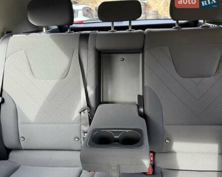 Сірий Кіа Niro, об'ємом двигуна 0 л та пробігом 42 тис. км за 25950 $, фото 100 на Automoto.ua