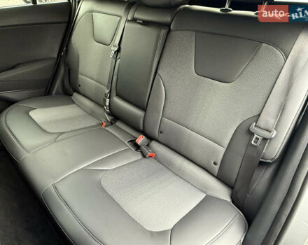 Сірий Кіа Niro, об'ємом двигуна 0 л та пробігом 35 тис. км за 23900 $, фото 83 на Automoto.ua